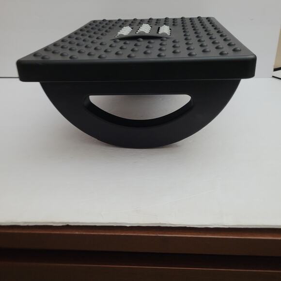 Ergonomic Under-Desk Foot Rest - Picture 4 of 8